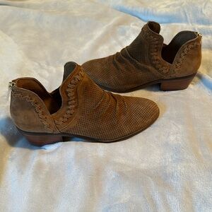Vince Camuto Brown Ankle Boots Size 7